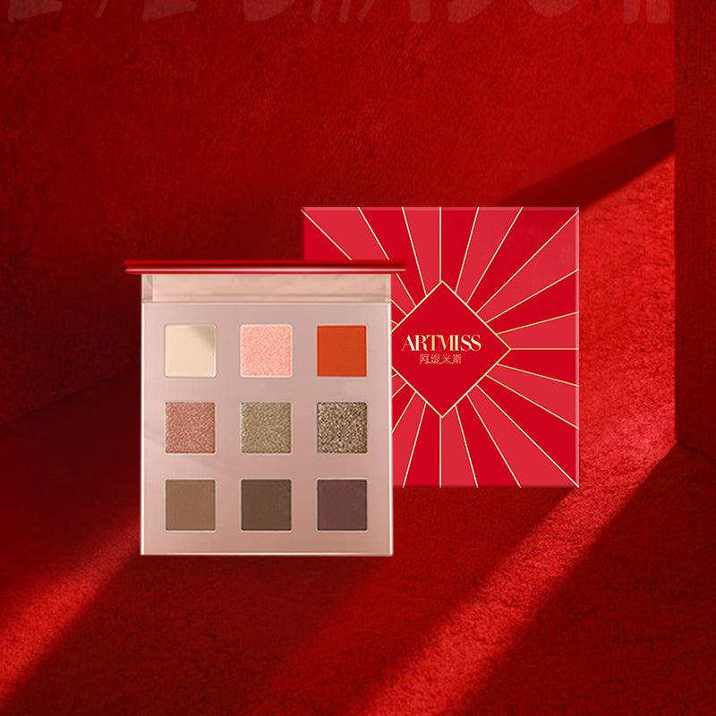 2Bmagic nine-shade eyeshadow palette for an eyeshadow and lash serum routine guide