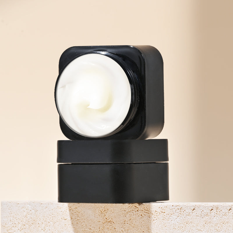 2Bmagic light makeup cream for smoother-looking skin